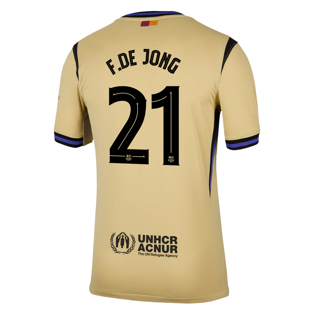 Beige sports jersey with 'F. DE JONG' and number '21' on a black background