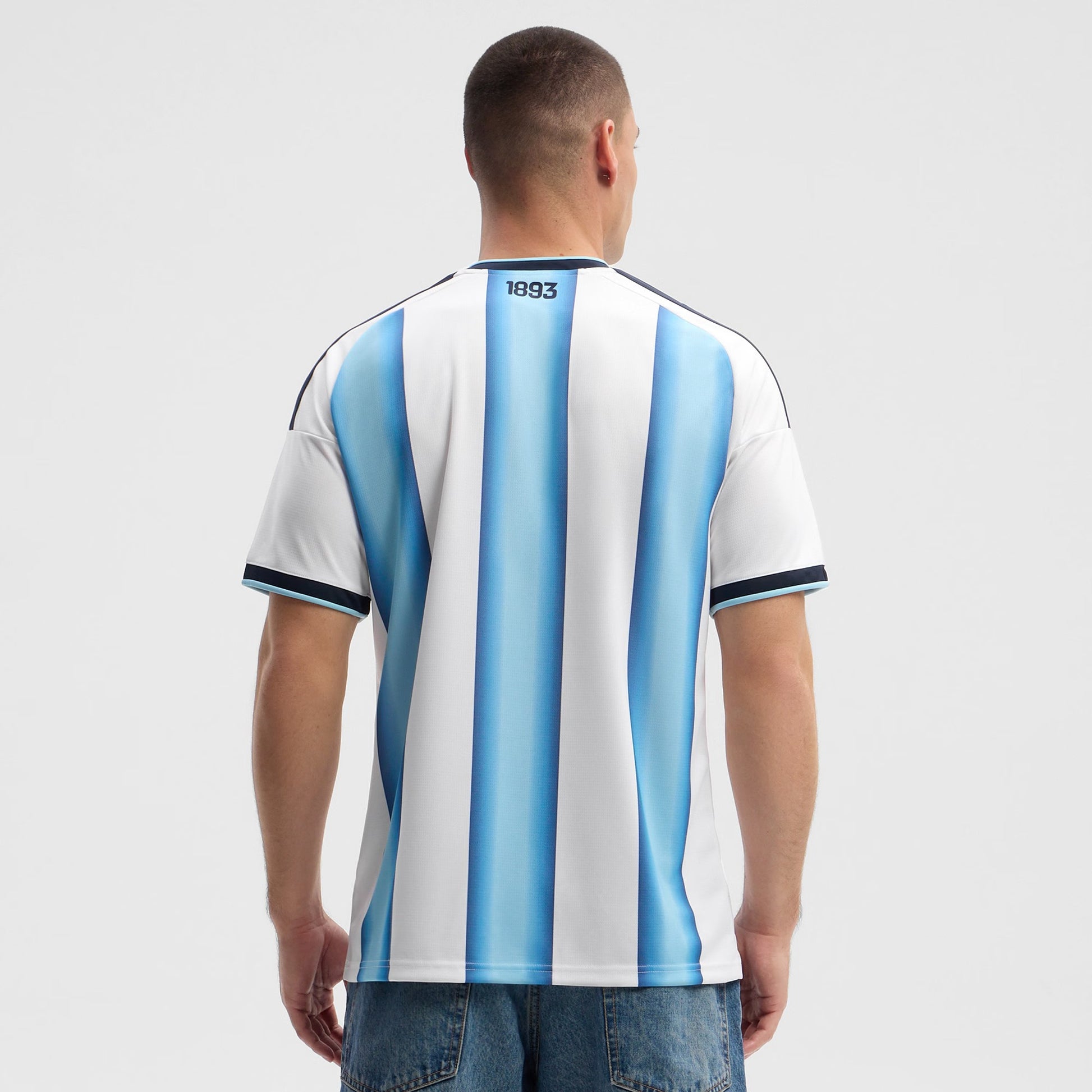 back view of a men wearing a argentina jersey