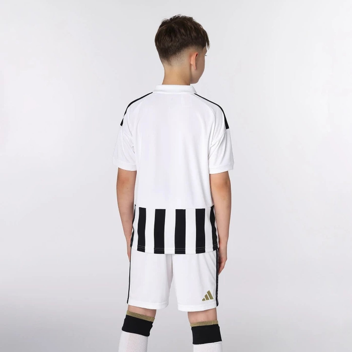 Kids wearing Juventus 2026/27 home soccer kit outfit